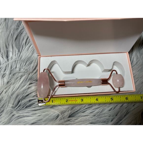 Grace & Stella Rose Quartz Roller NWOT face massager - Picture 5 of 6